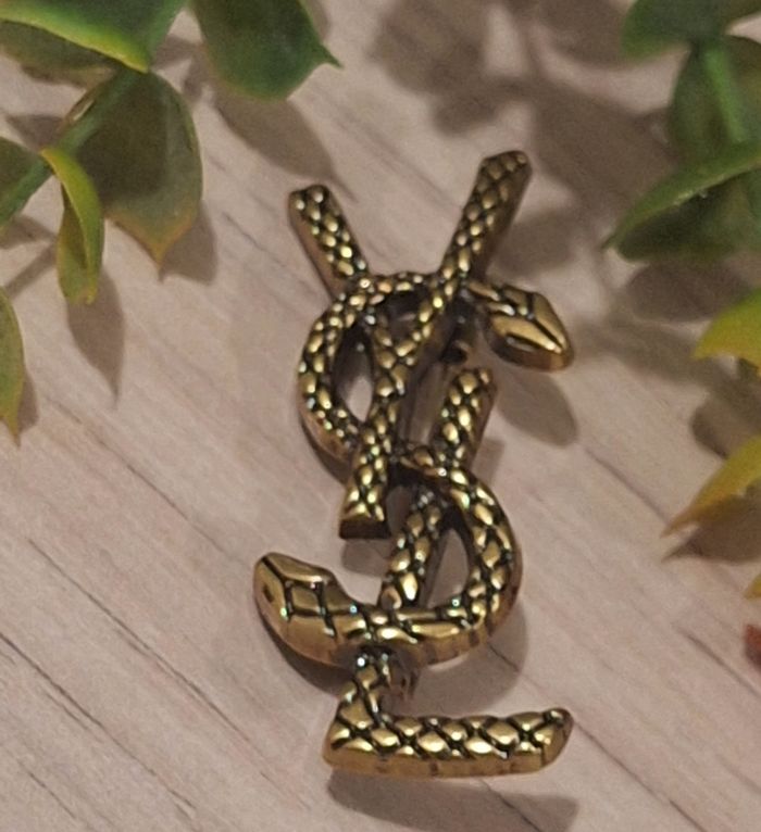 Broche femme YSL