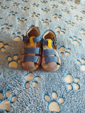 Sandales
