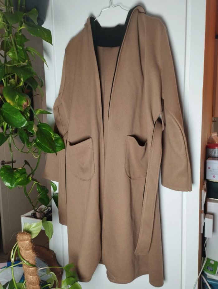 Manteau marron et noir avec ceinture - photo numéro 2