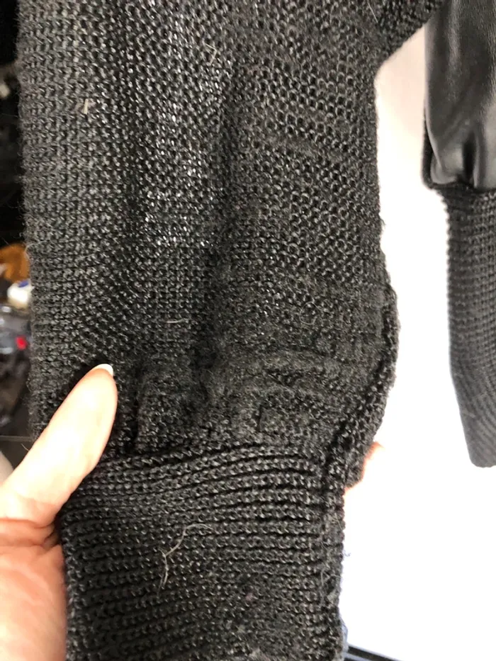 Haut manches longues noir vintage cuir et daim bon état taille 44 à voir ! - photo numéro 11