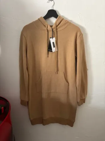 Pull long à capuche, 535