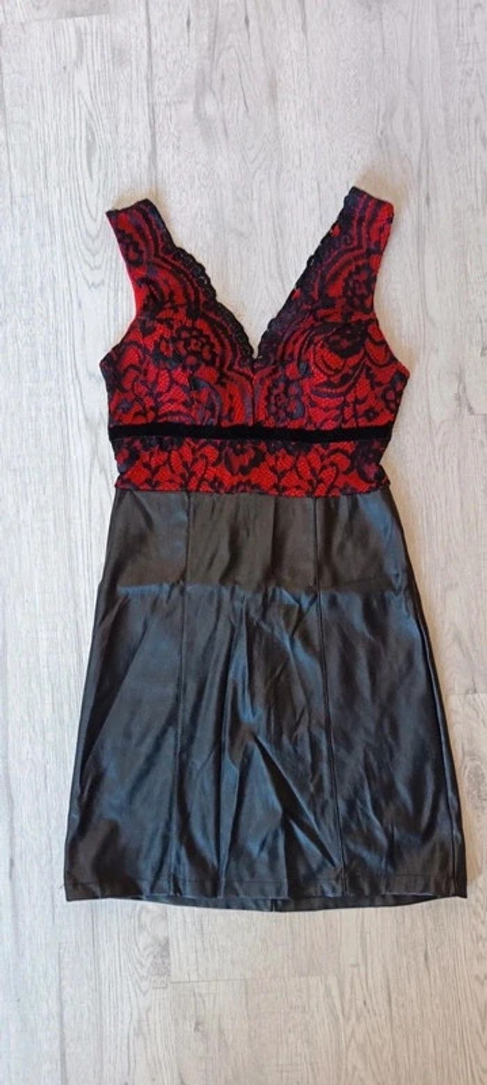 Robe S 36 M 38  sexy dentelle rouge et noir - photo numéro 2