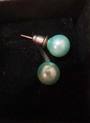 Clous perles bleu