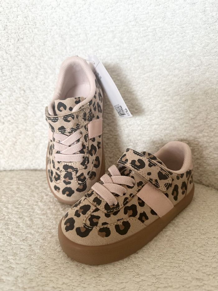 Baskets léopard 23 H&M NEUVES - photo numéro 2