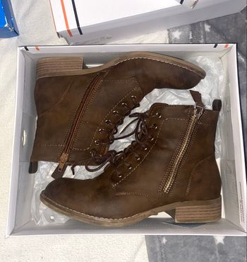 Bottines marron à lacets et zip
