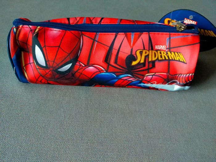 Pack Rentrée Spider-Man – Neuf (sac + trousse + gourde aluminium) - photo numéro 5