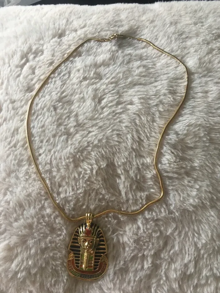 Collier pendentif pharaon
