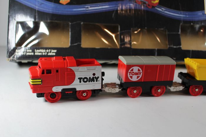 TomyTrain 2 1988 Incomplet Locomotive à réparer - photo numéro 9