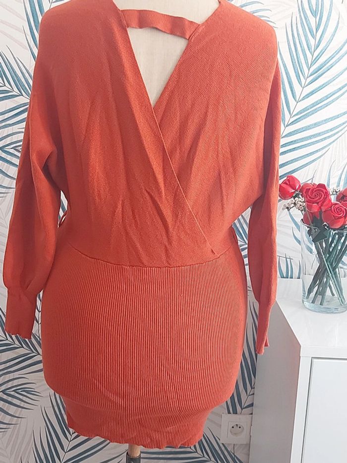 Robe moulante courte - photo numéro 2