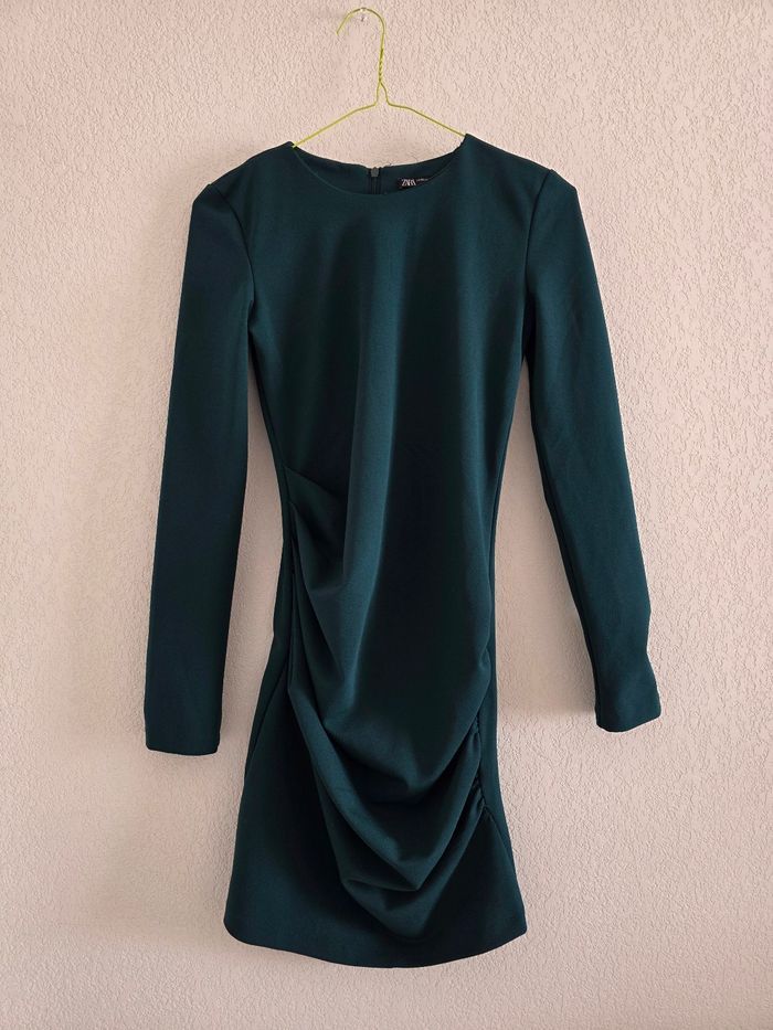 Jolie robe verte zara taille xs