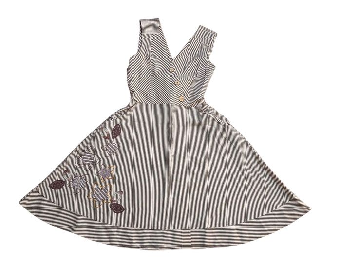 Robe Un jour Ailleurs taille 42 beige et blanche en très bon état