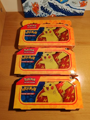 Lot 3 tin pokémon