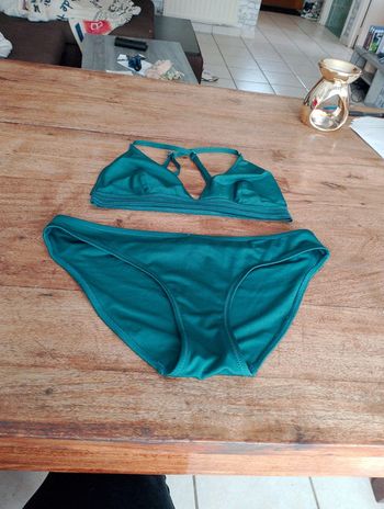 Maillot de bain deux pièces vert - Taille M
