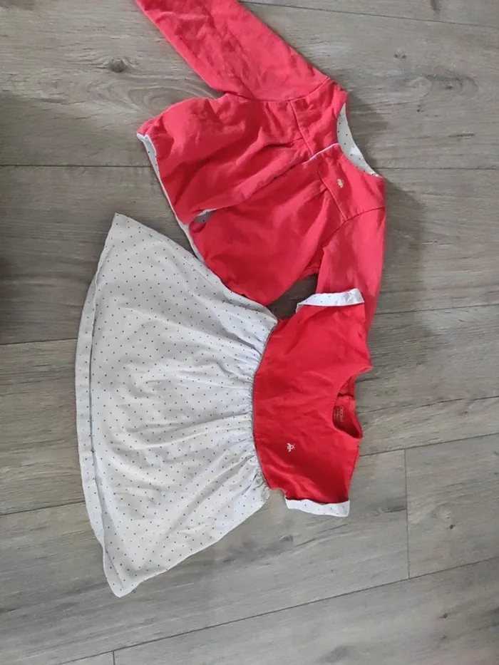 Lot ensemble robe et gilet 6mois