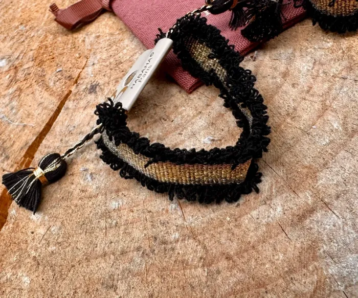 Bracelet manchette fils tissés lins réglable pompons médaille acier de la marque habaha Paris - photo numéro 14