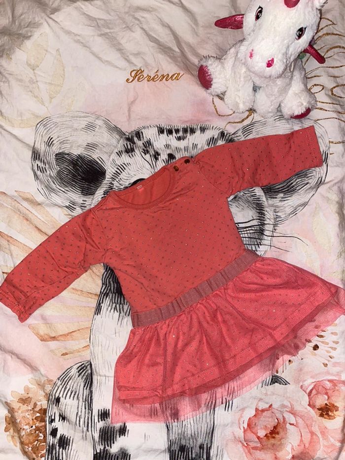Robe légère à manches longues, taille 80, sans marque.