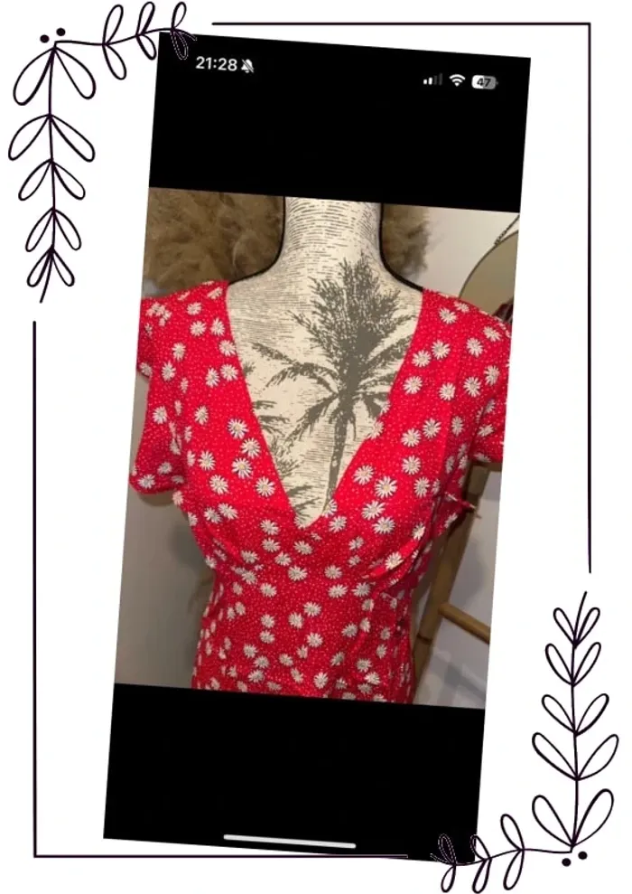 Robe rouge à pois fleuris - Taille M- Neuf avec étiquette - photo numéro 2