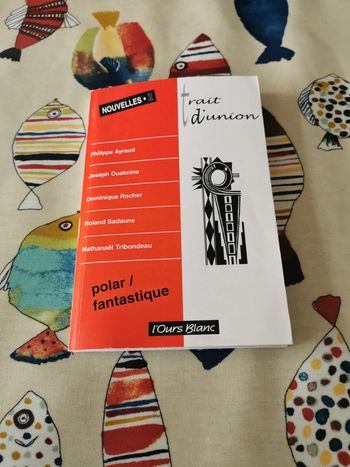 Trait d'union nouvelles dédicacé