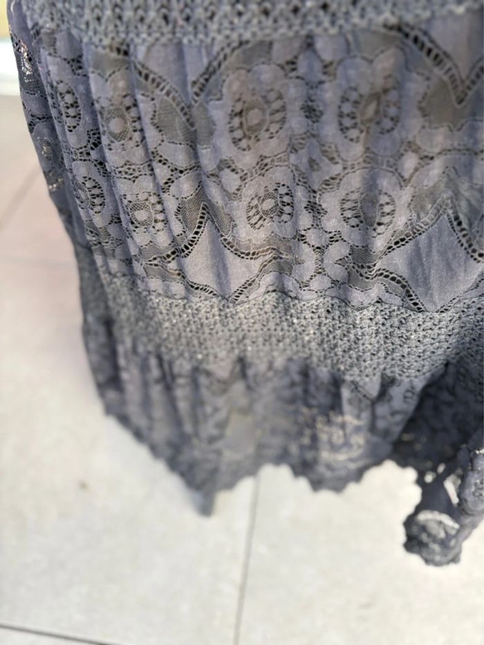 Robe longue à dentelle, taille unique (36/38) , correspond à un M - photo numéro 7