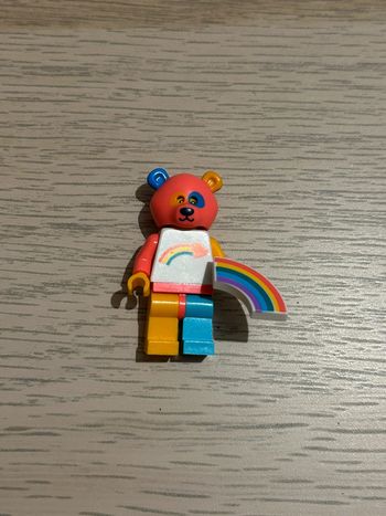 Minifigurine lego 71025 série 19  La fille en costume de renard et sa petite poule Suit Guy