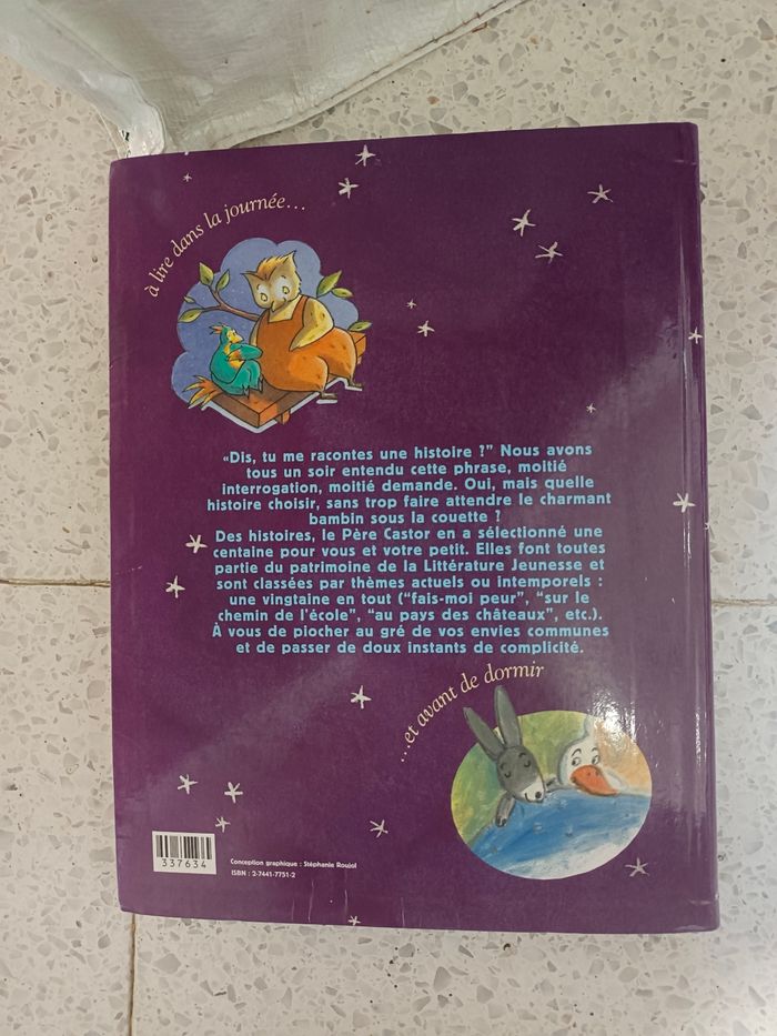 Les 100 merveilleuses histoires du père Castor
370 pages - photo numéro 2