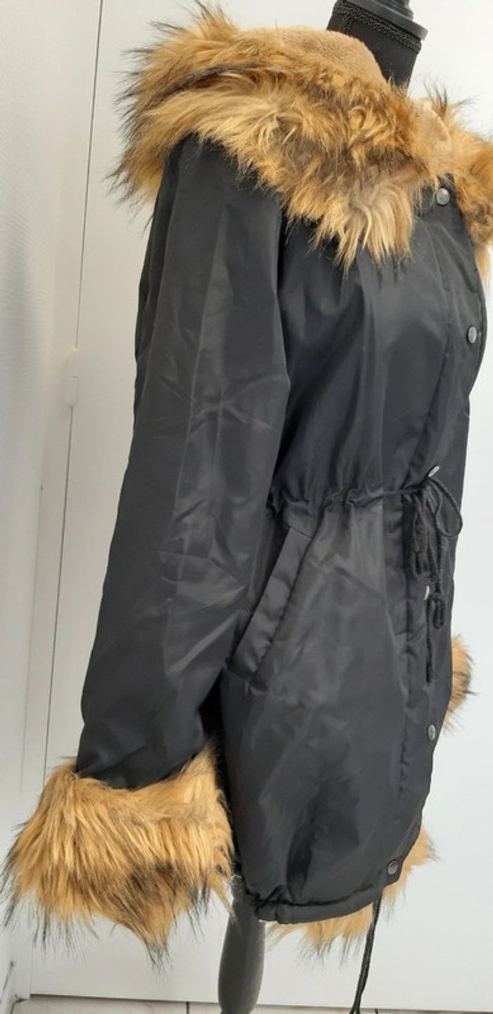 Très belle parka imperméable à capuche doublée fourrure synthétique - photo numéro 5