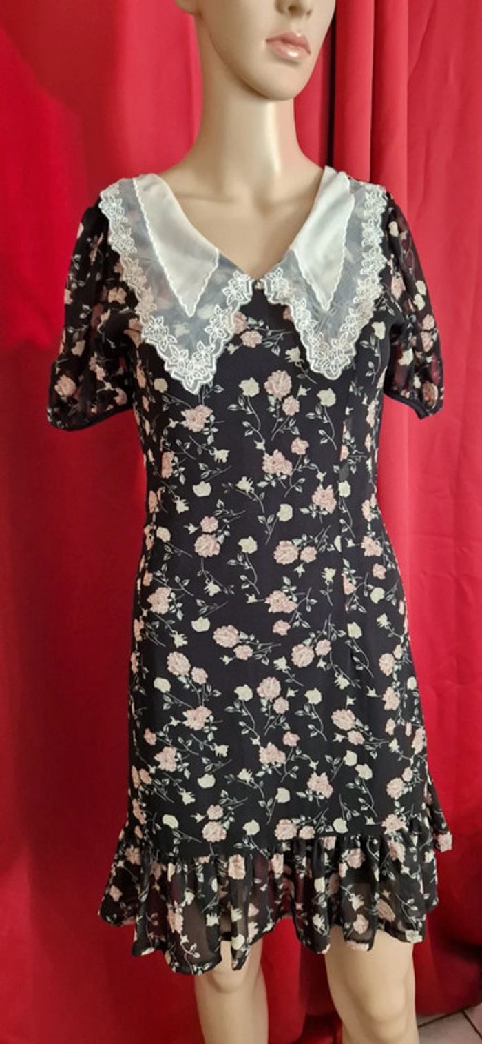 Robe fleur taille S col blanc