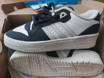 Adidas Originals Rivalry Low 38