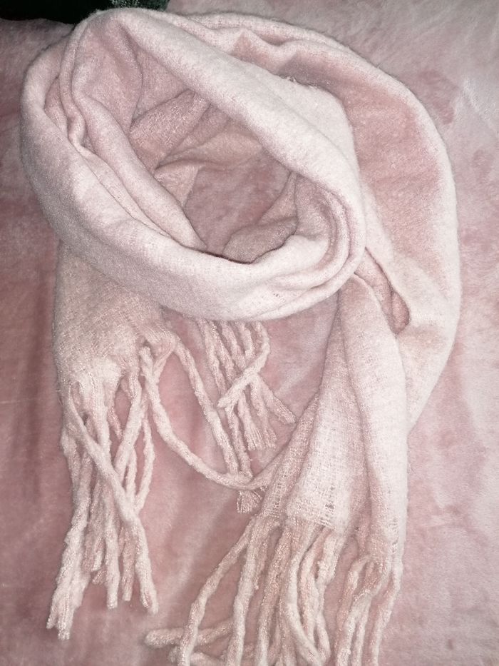 Grosse écharpe rose