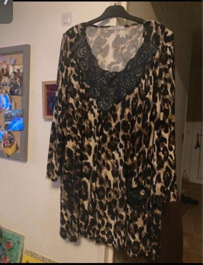 Tunique grande taille TRÈS BON ÉTAT couleur noir et marron. - photo numéro 2