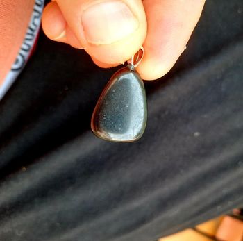 Pendentif hématite pyramide