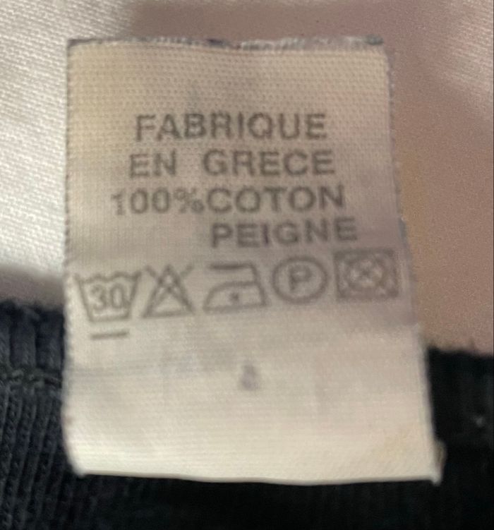 Haut noir et rouge manches longues - photo numéro 7