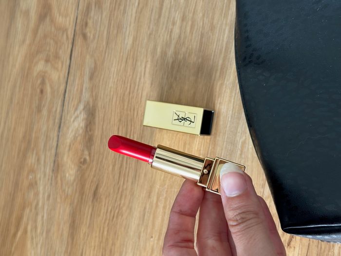 Trousse YSL + produits - photo numéro 3