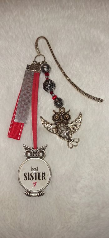 Marque page ou bijoux de sac " Best sisters"