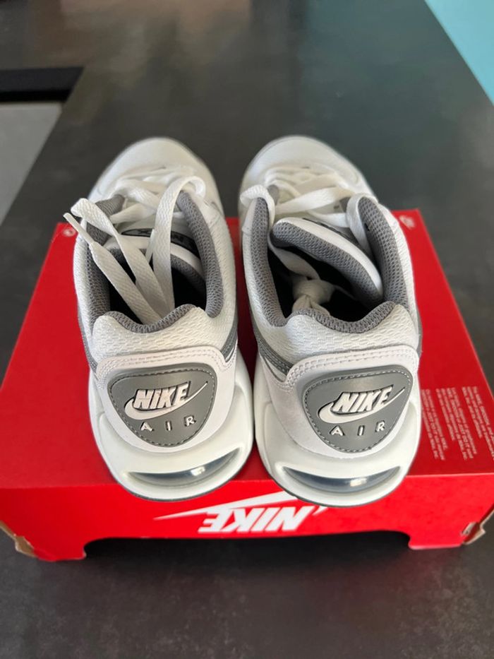 Basket Nike air Max taille 37.5 - photo numéro 7
