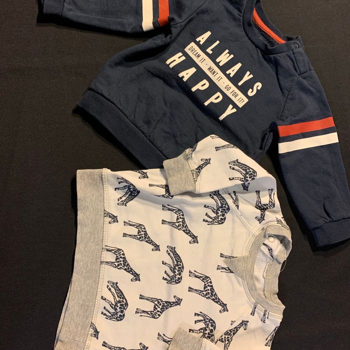 Lot 2 sweat/pulls 12 mois Always Happy
