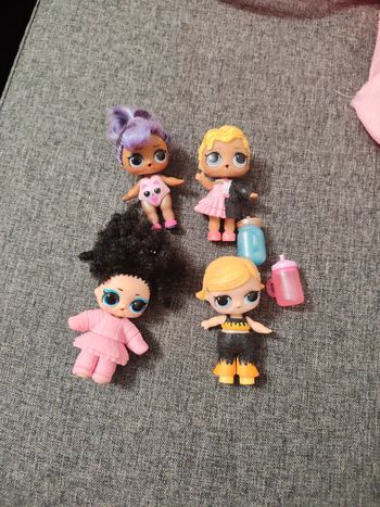 Lot  4 poupees Lol