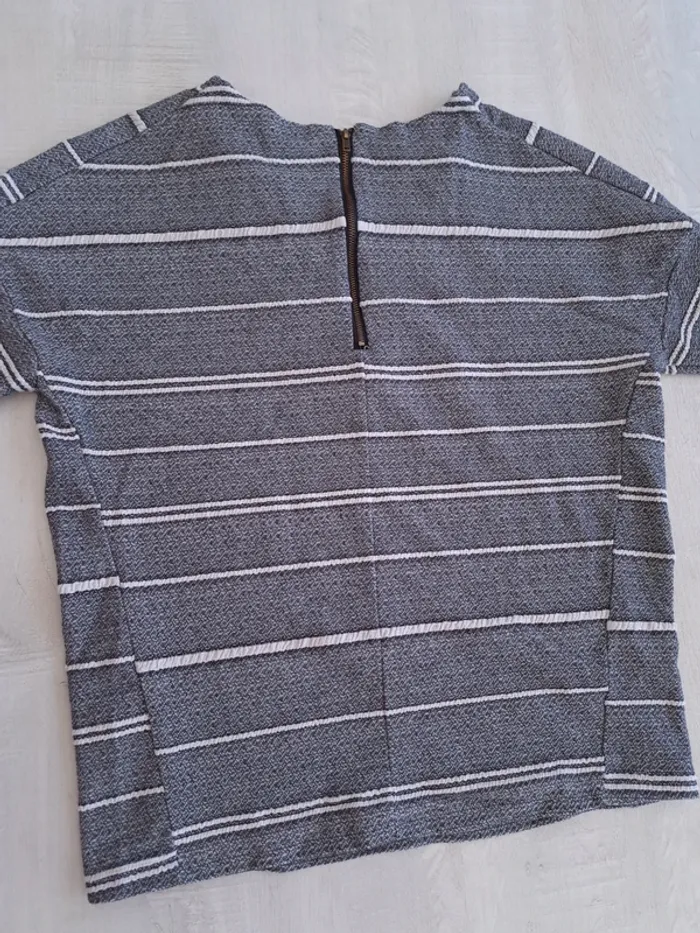 Blouse Ichi rayée gris blanc - taille XS - zip au dos - demi-manches - photo numéro 4