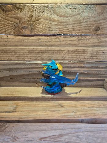 Figurines skylanders trap team 3€