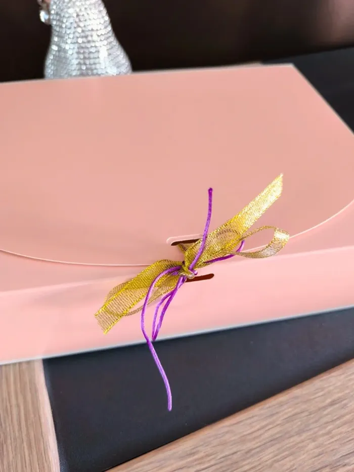 Lot de 40 bijoux dorés, blancs et roses - photo numéro 10