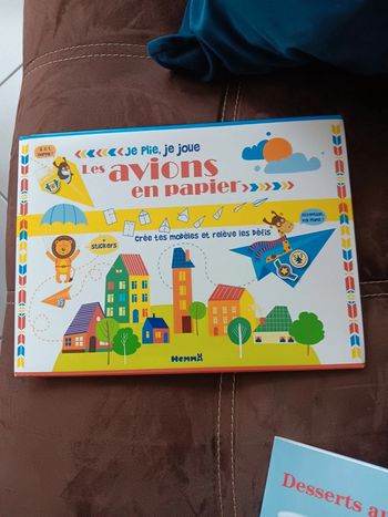 Set pour construire des avions en papier