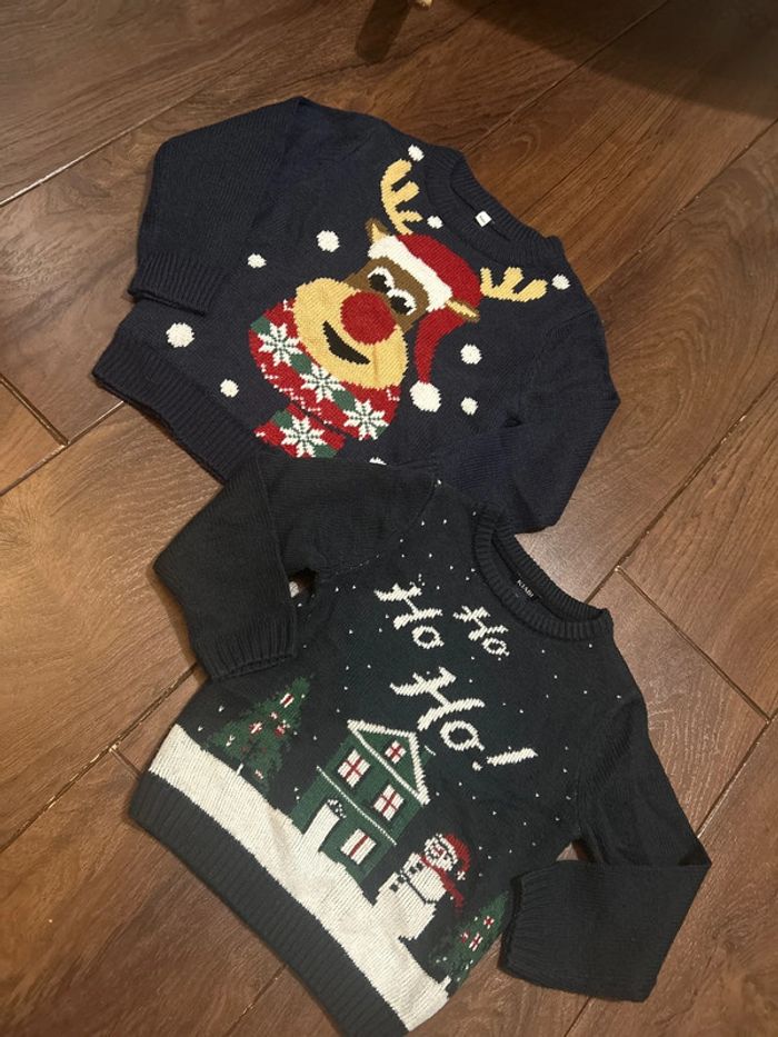 ensemble de 2 pulls de Noël 3 ans