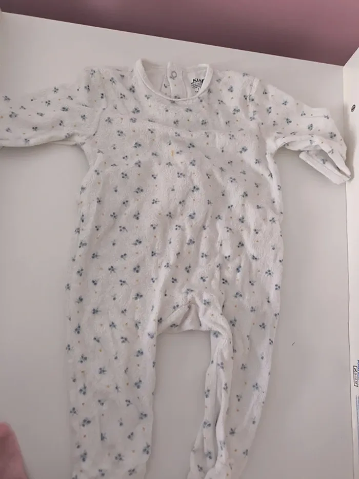Lot 3 pyjamas 1 piece. 12 mois fille - photo numéro 2