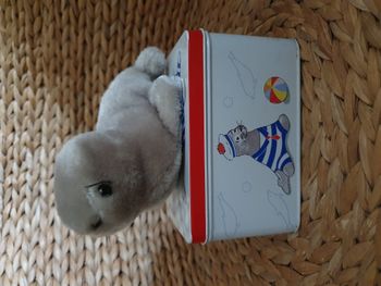 Rare Peluche phoque Hauteur 9 cm avec sa boite métal Vert Baudet