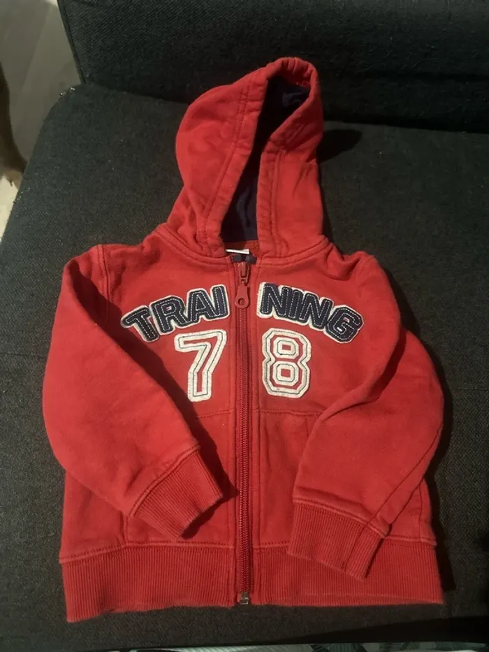 Gilet à capuche