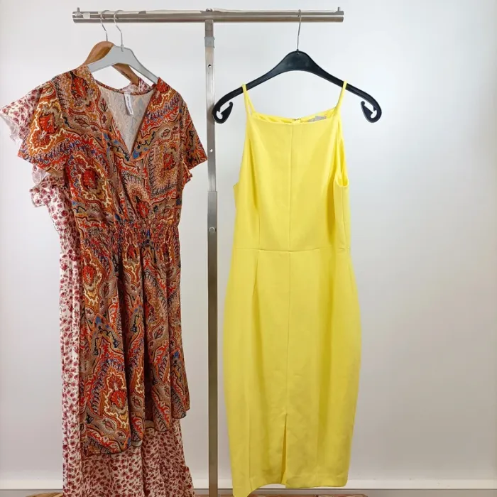 Lot 16 robes femme taille M différentes coupes et styles été mi-saison LOT017 - photo numéro 12