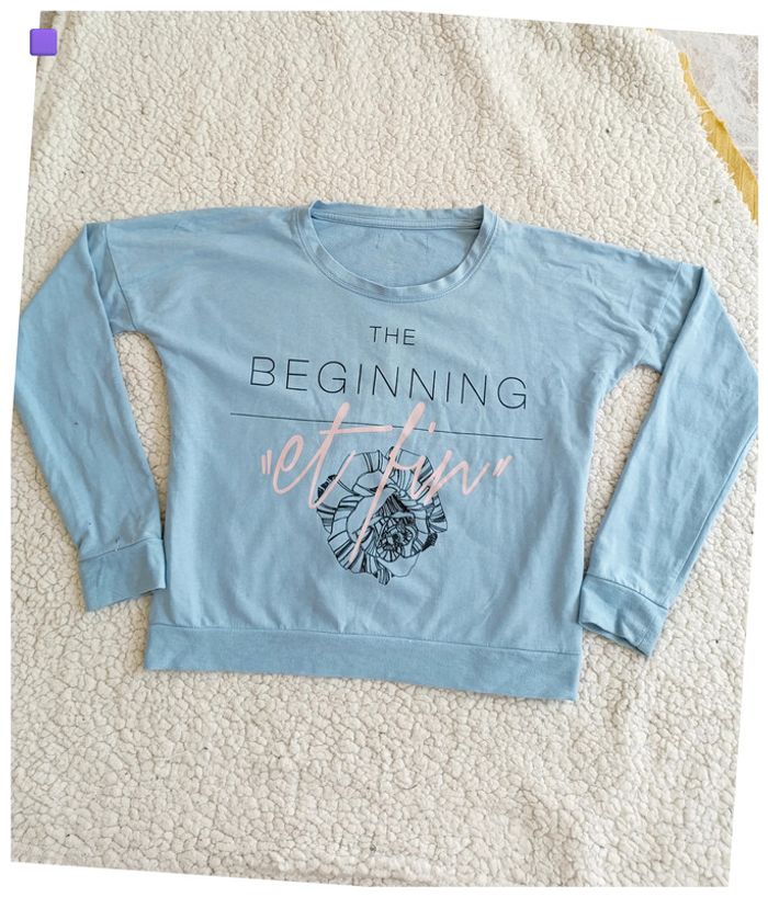Sweat bleu pastel imprimé The beginning et fin – casual doux