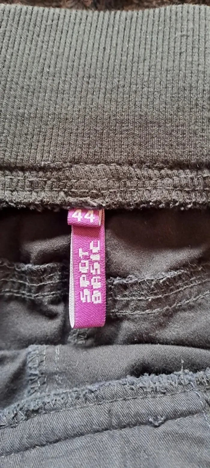 Corsaire femme noir - Marque Spot Basic - Taille 44 - Bon état. - photo numéro 4