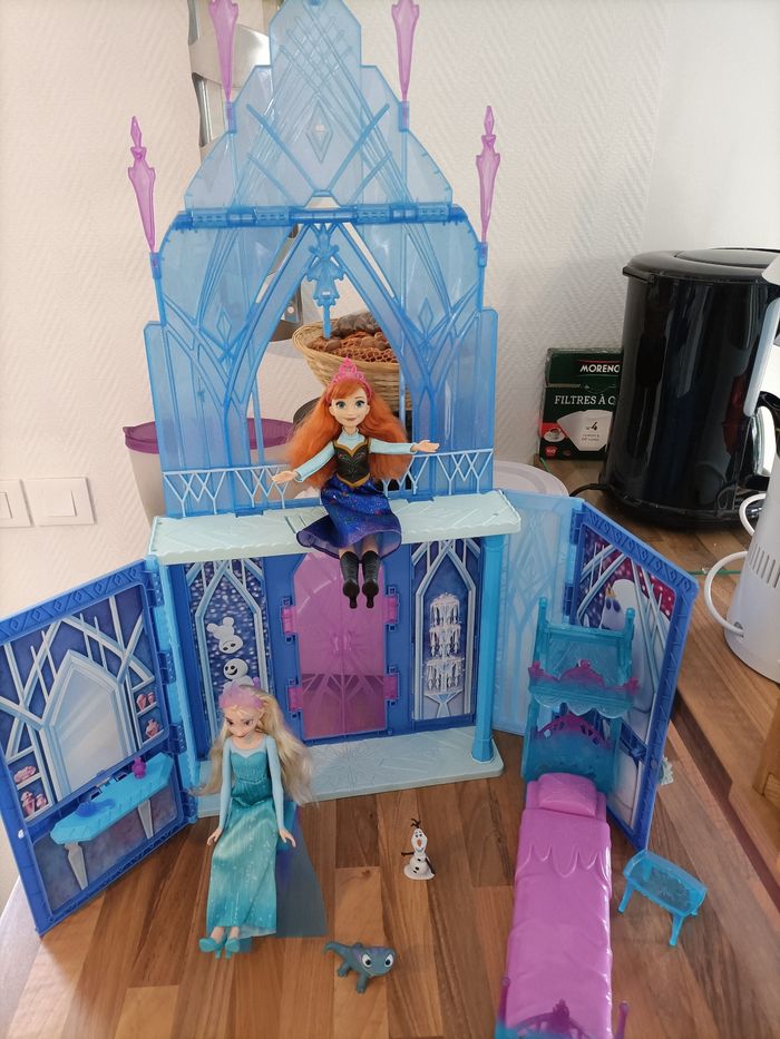 Palais des glaces Reine des Neiges - Château Arendelle -Elsa, Anna,Olaf, Bruni - photo numéro 3