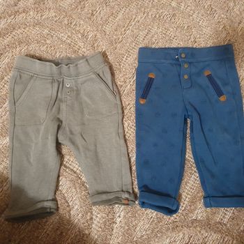 Lot 2 pantalons okaidi 12 mois